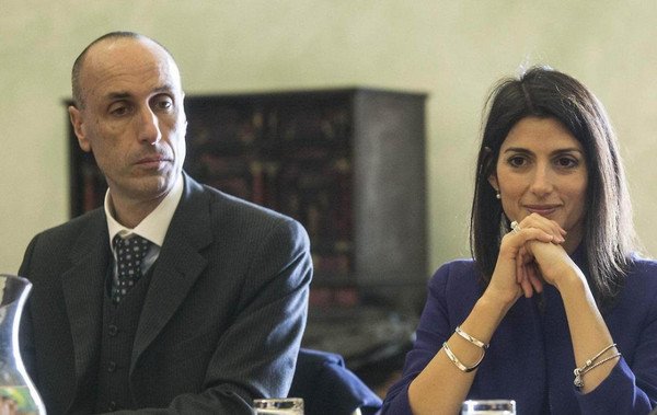 STADIO DELLA ROMA Virginia Raggi e la chat con Lanzalone