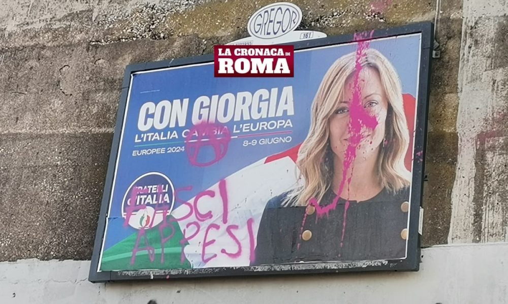 Roma San Lorenzo, deturpati i manifesti di Lega e Giorgia Meloni