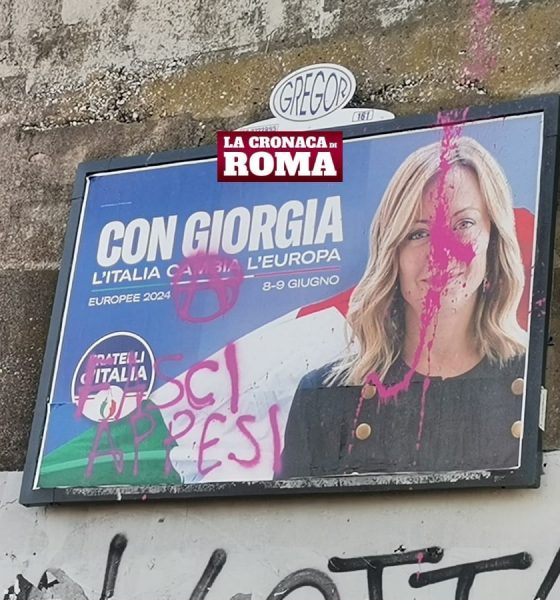 Roma San Lorenzo, deturpati i manifesti di Lega e Giorgia Meloni