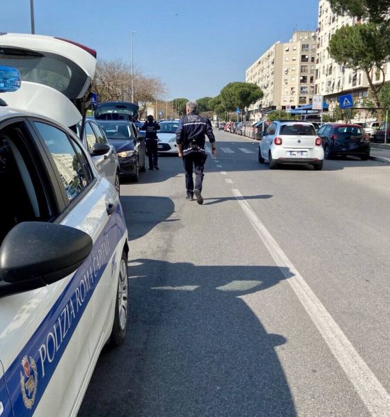 Tor Bella Monaca, 17enne sperona auto della Polizia Locale di Roma Capitale